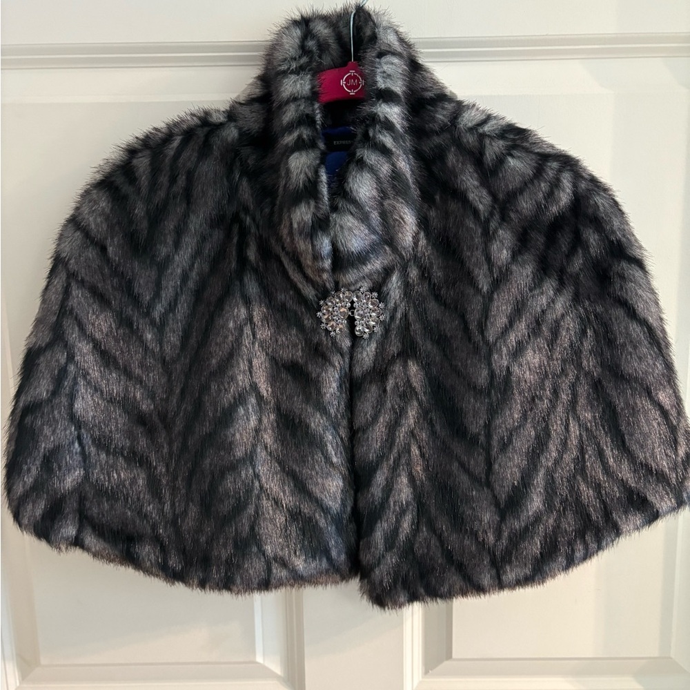 Express Elegant Faux Fur Cape with Brooch